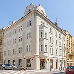 Lägenhet Blueground 7 Renovated Student Housing Prg-59 Prag