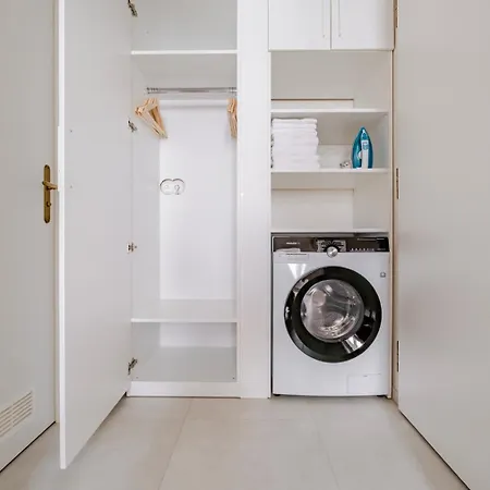 Blueground 7 Renovated Student Housing Prg-59 Prag